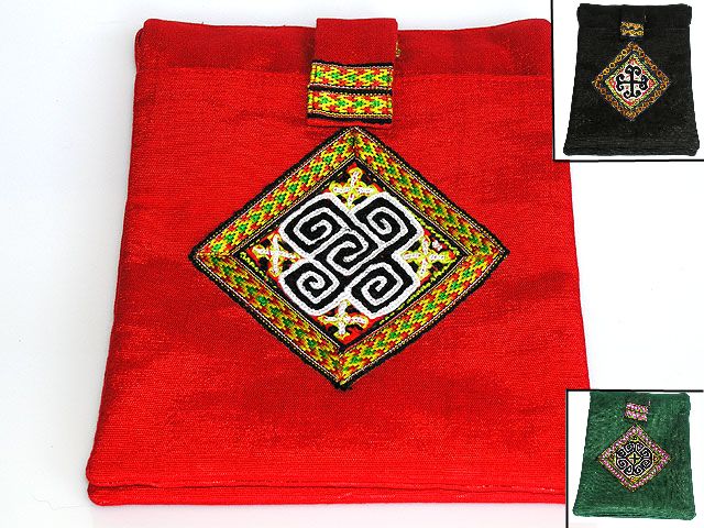 Small bag with ethnic pattern